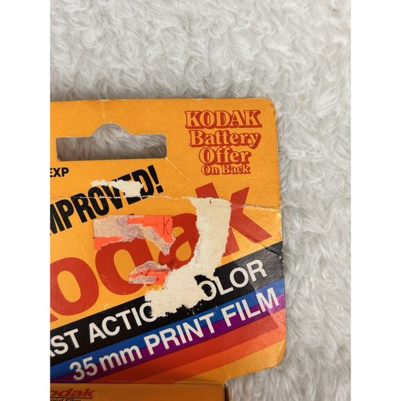 Kodak Kodacolor Gold 400 35mm film 1 roll @ 24 Exposures Expired 06/89 - Picture 3 of 7